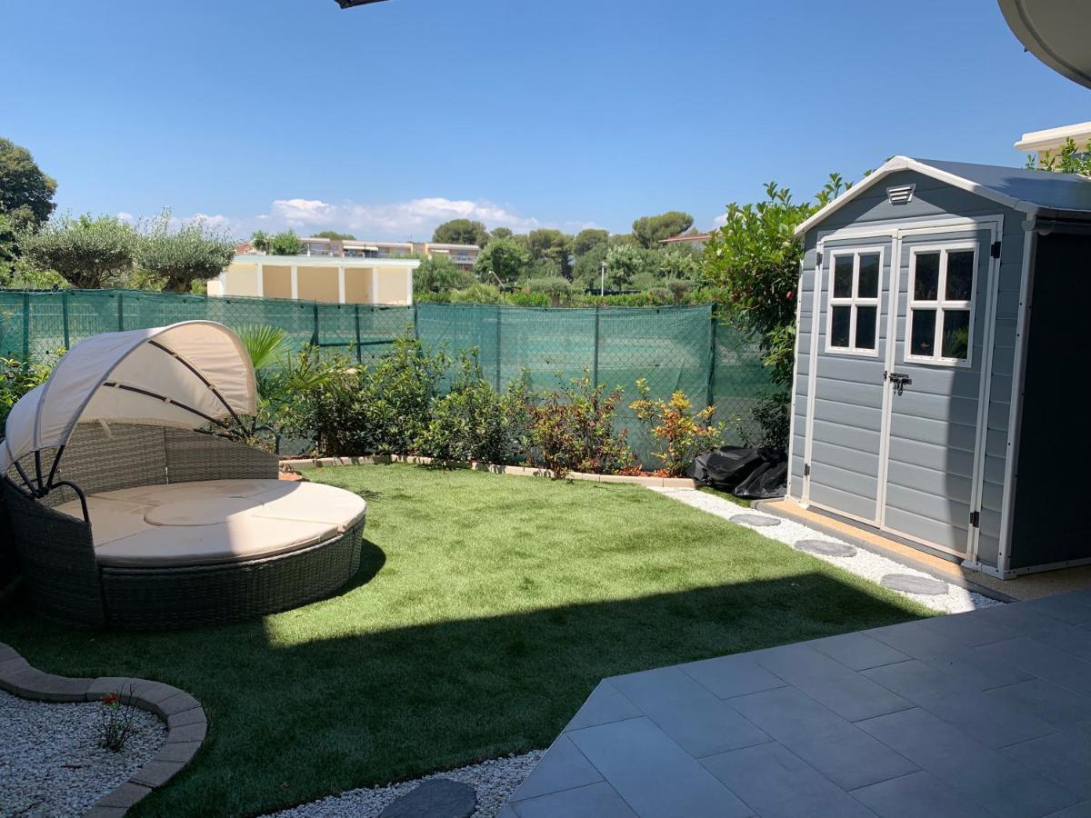 Joli Climatise Avec Jardin Dans Avec Piscine